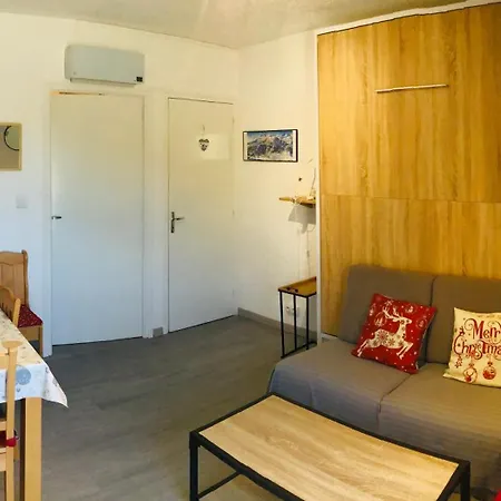 Entre Lacs Et Montagnes *